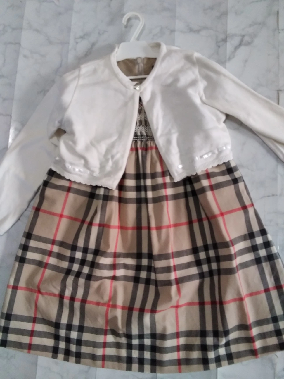 BURBERRY バーバリー 上品なワンピース&カーディガン 120の写真2枚目