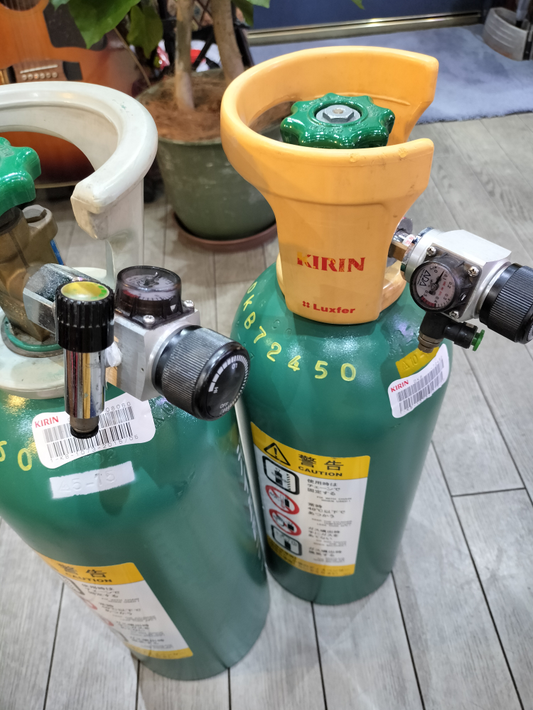 ADA CO2 レギュレーター大型ボンベ用 ミドボン付き 2セットお譲りします