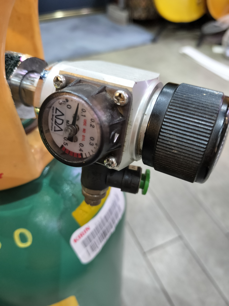 ADA CO2 レギュレーター大型ボンベ用 ミドボン付き 2セットお譲りしますの写真3枚目