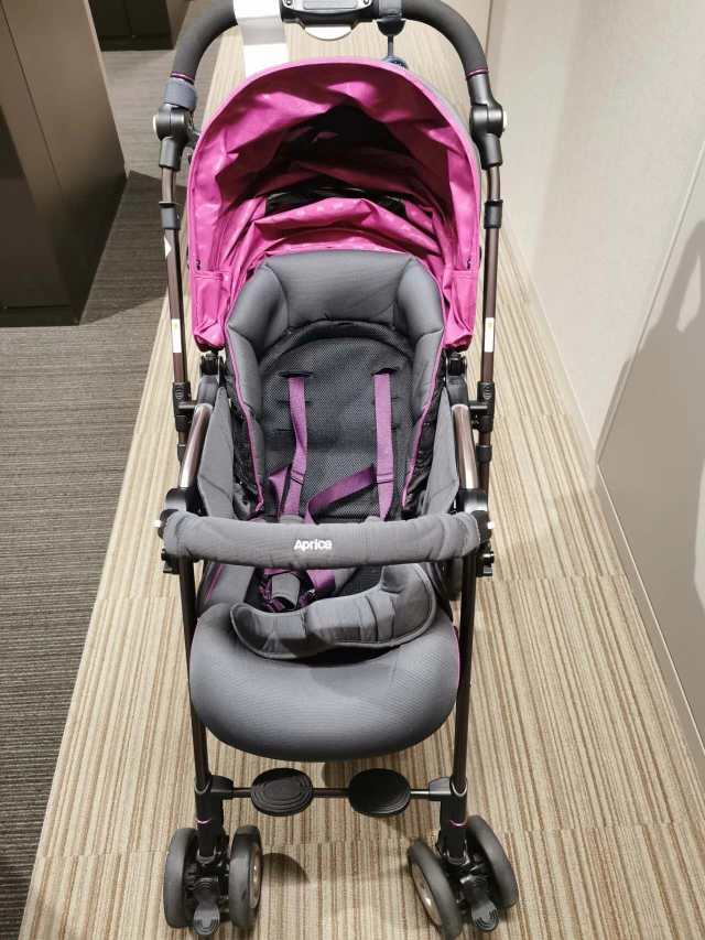 美品 元箱、取説、付属品付きアップリカ ベビーカー ソラリア SORARIAの写真3枚目