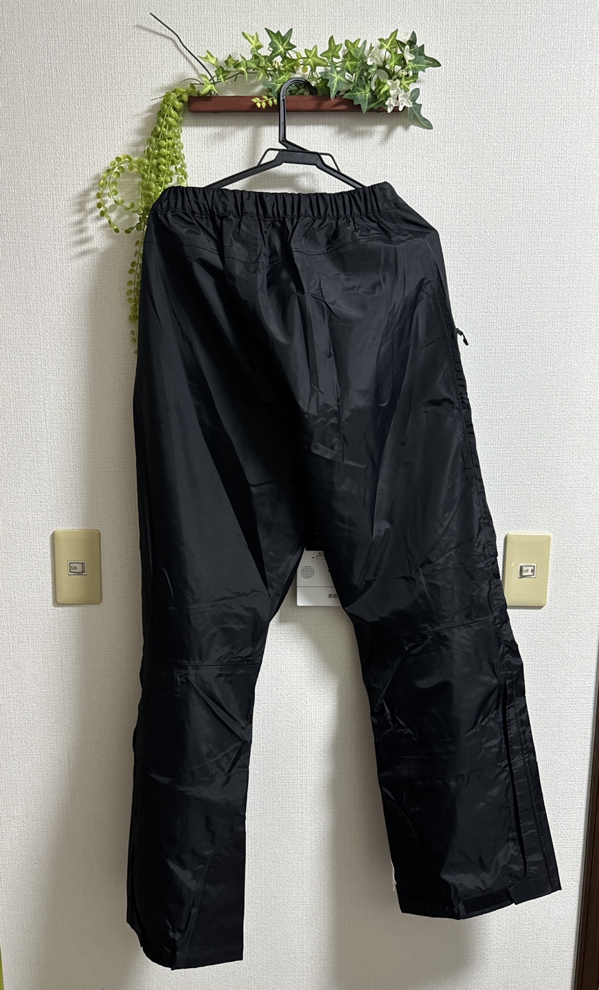 防水パンツ　スノボーウェアの写真3枚目