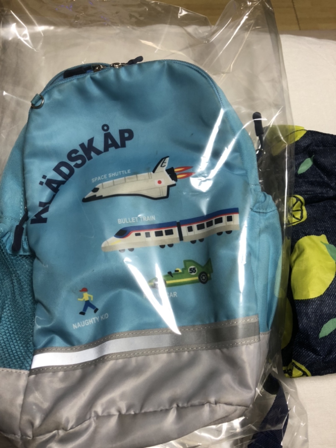 子ども用リュックサックとエコバッグ