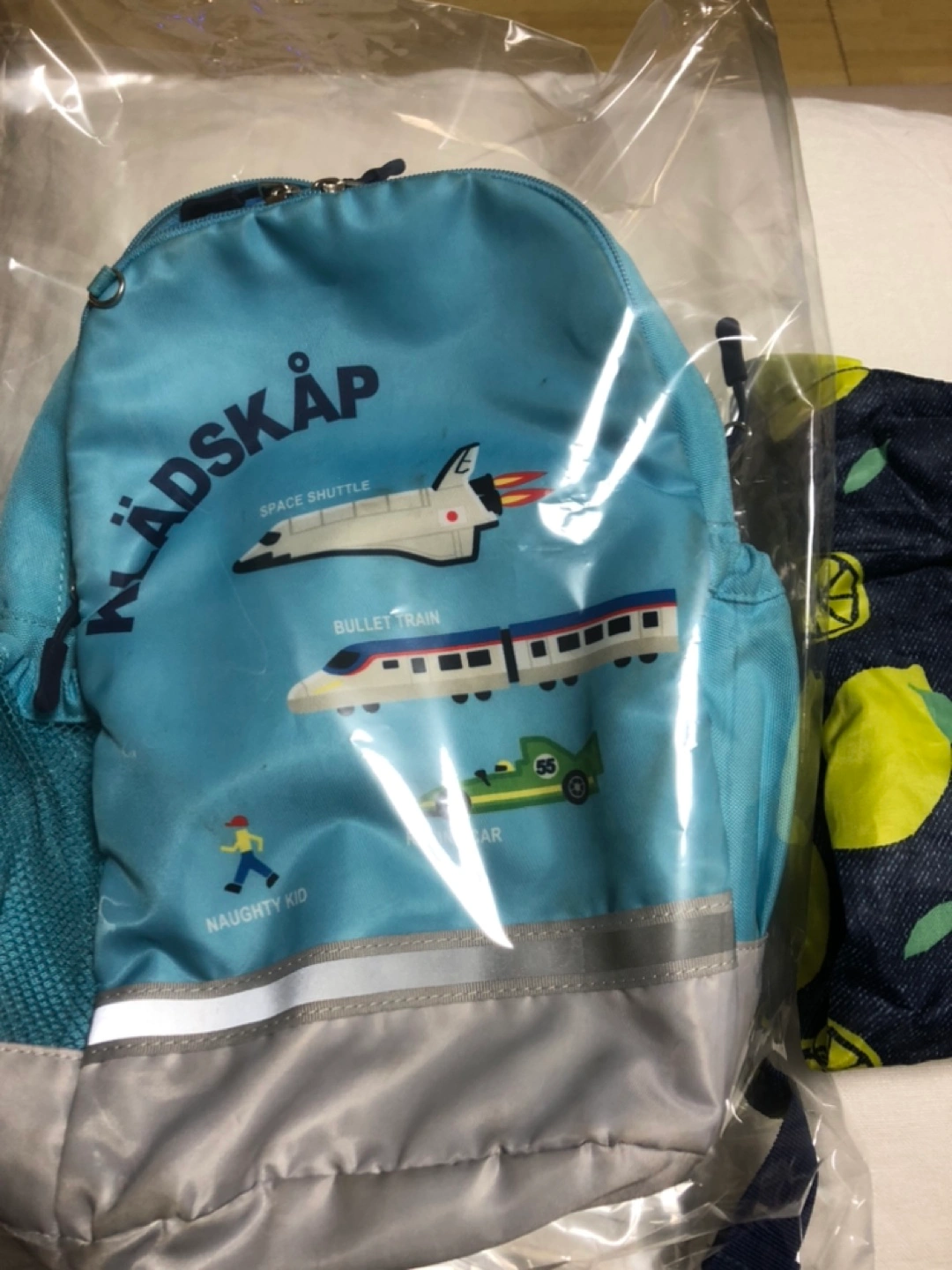 子ども用リュックサックとエコバッグ