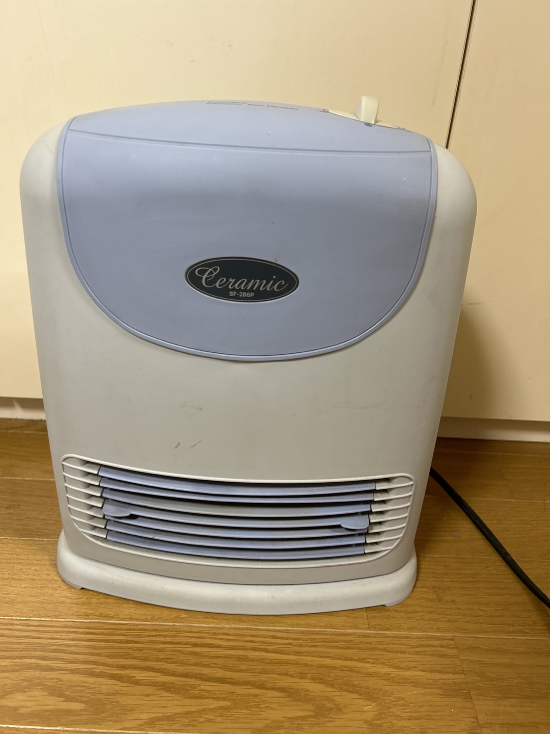 セラミックファンヒーター