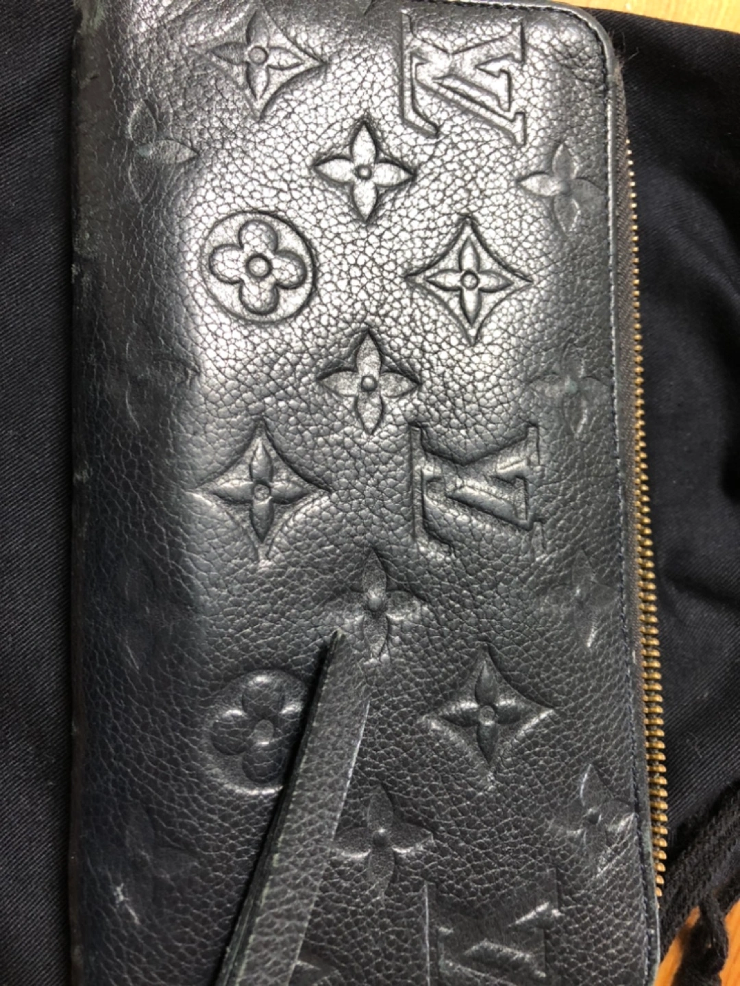 ルイヴィトンお財布 黒