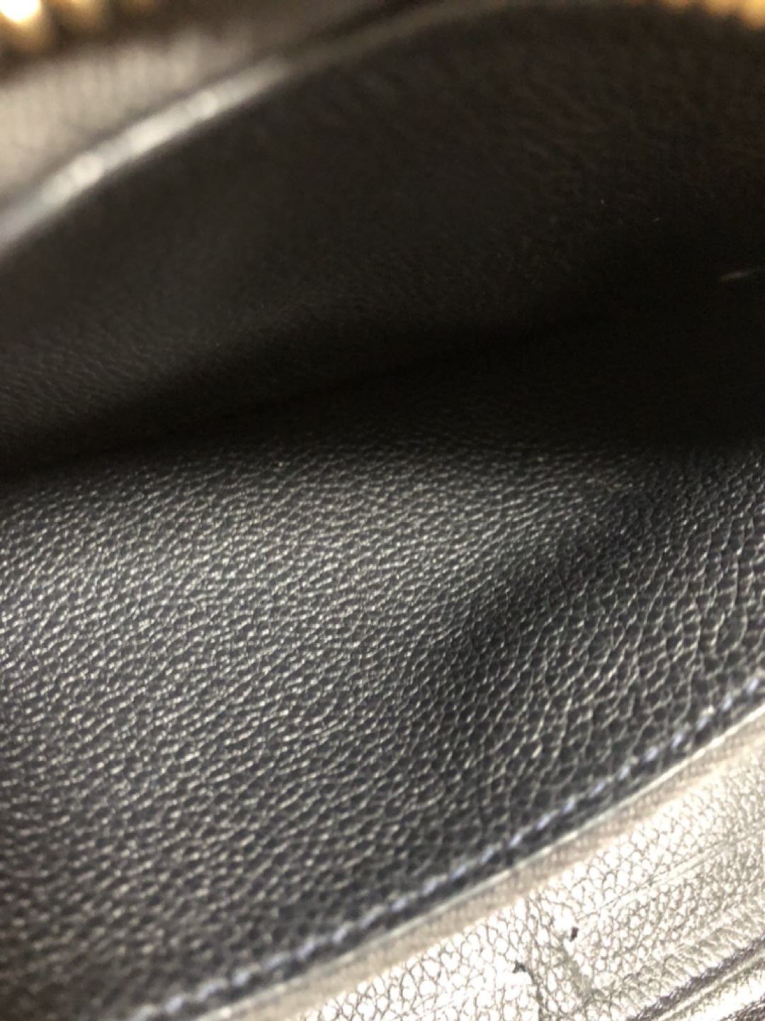 ルイヴィトンお財布 黒の写真7枚目