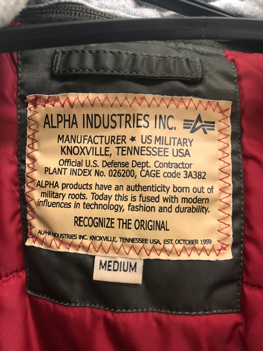 アルファ ALPHA ma-1 細身のモデルです。の写真4枚目