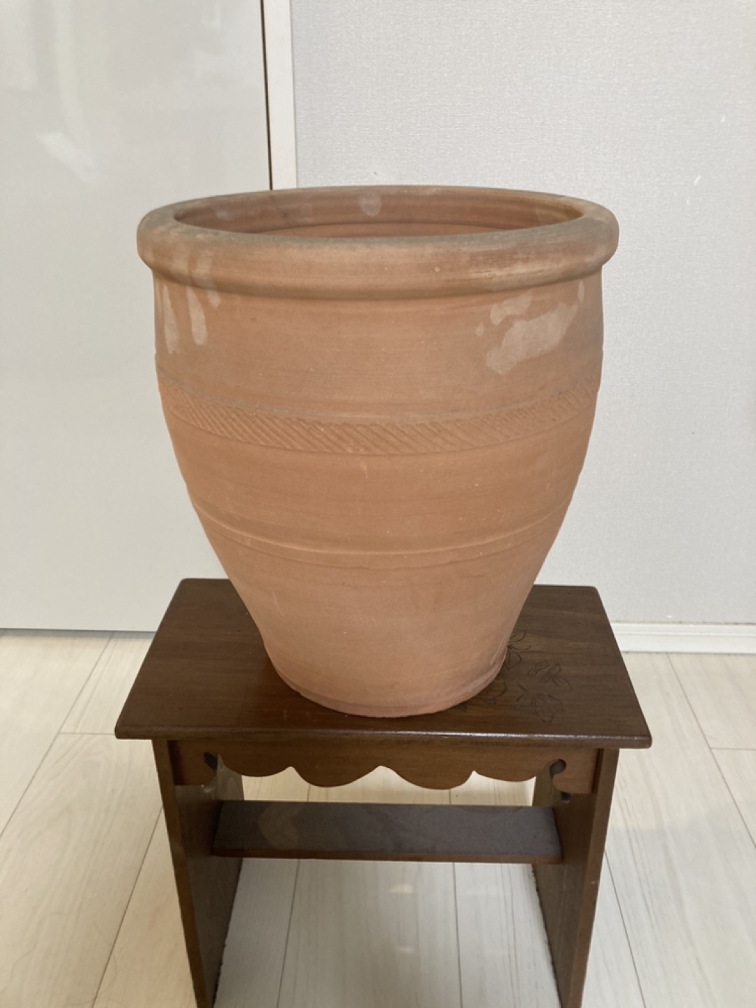 イタリア製の鉢　高さ30cm