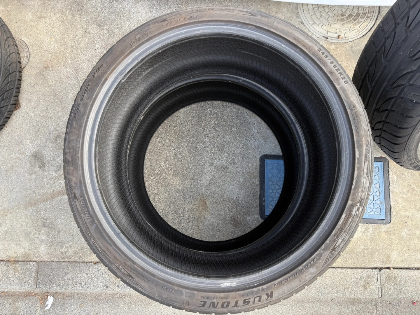 中古タイヤ 245/35r20 アルファードの写真4枚目