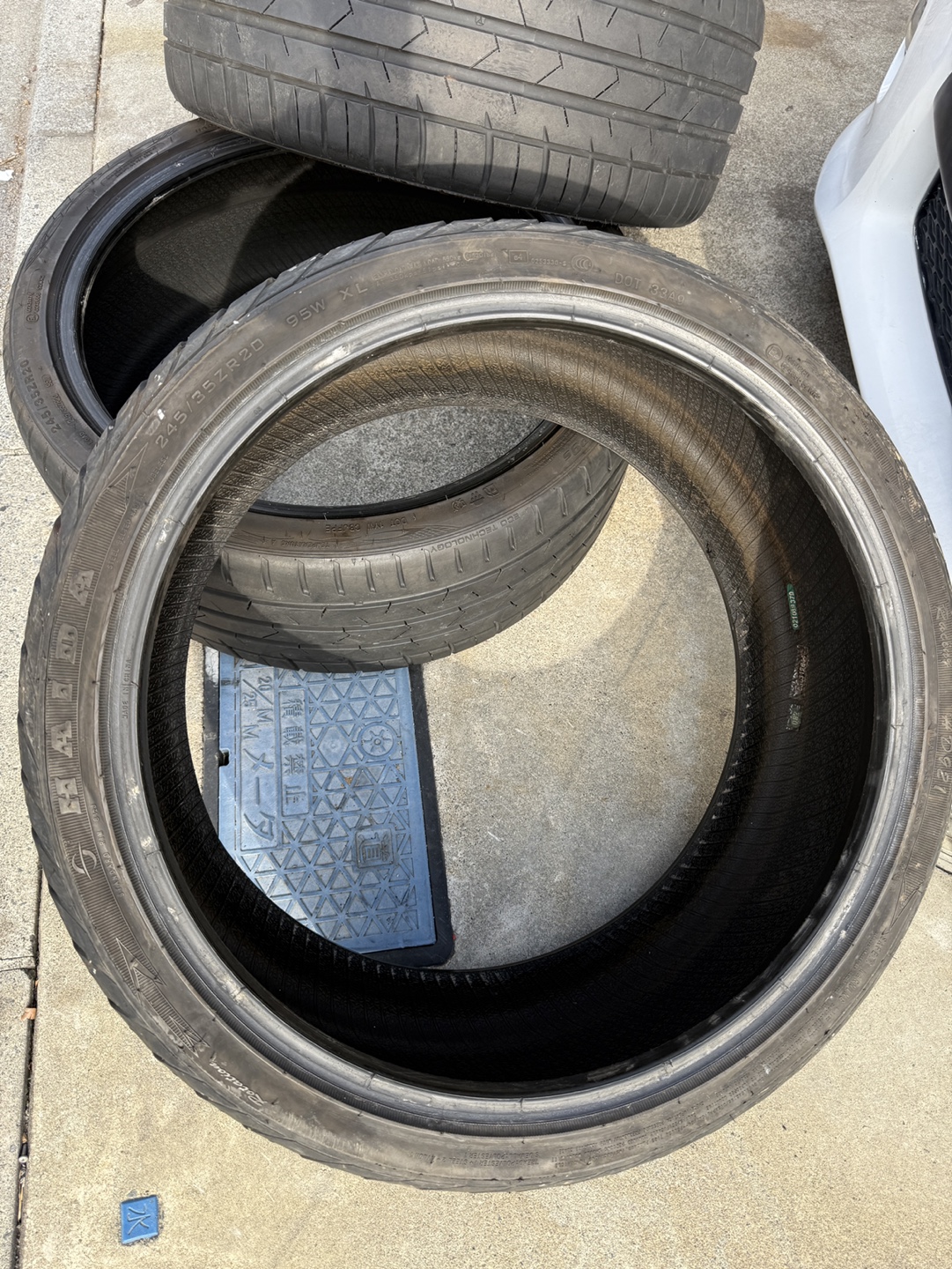 中古タイヤ　245/35r20 アルファードの写真6枚目