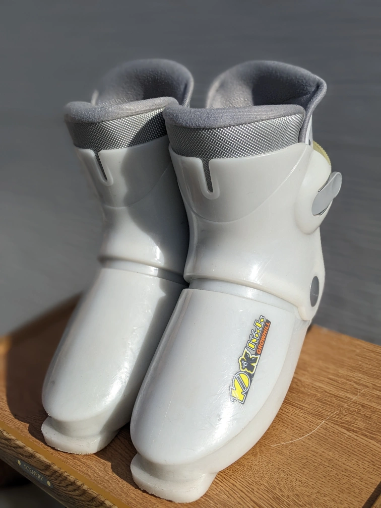 Ski boots for children size 5