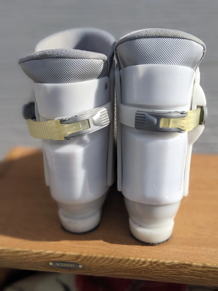 Ski boots for children size 5の写真2枚目