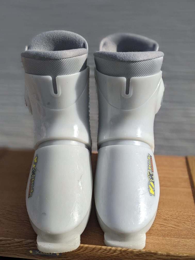Ski boots for children size 5の写真4枚目