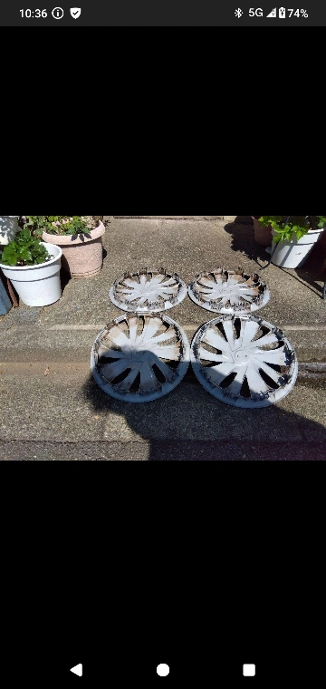 (ご成約)NISSAN 純正スチールホイールキャップ 4枚の写真3枚目