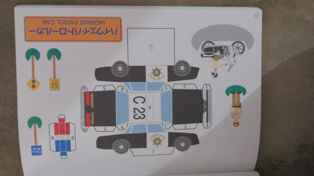 紙のはたらく車の本の写真3枚目