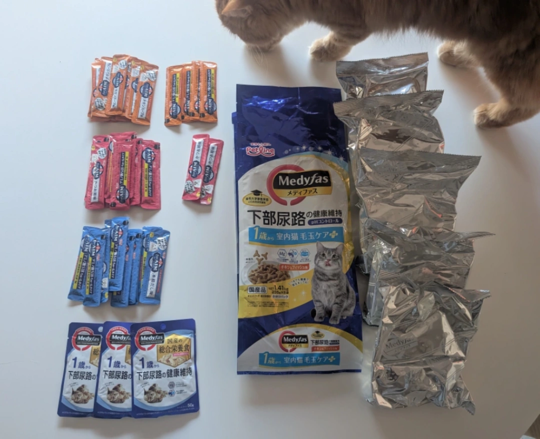 猫 / キャットフードとおやつ