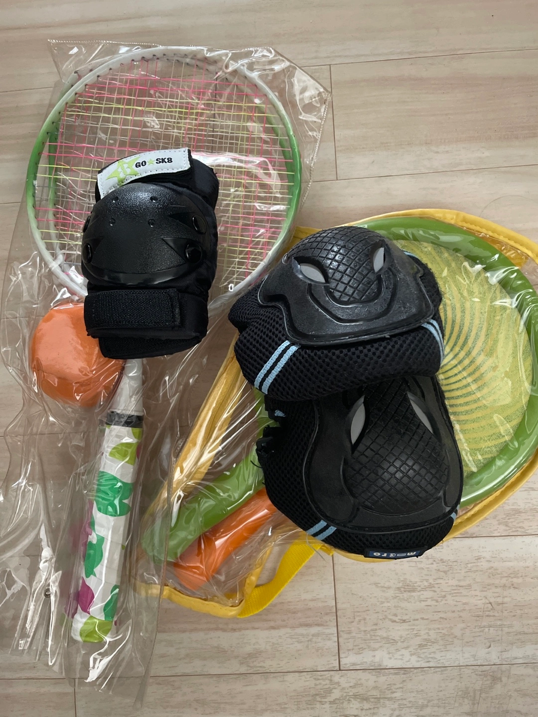 外遊びセット 肘当て、膝当て、ラケット