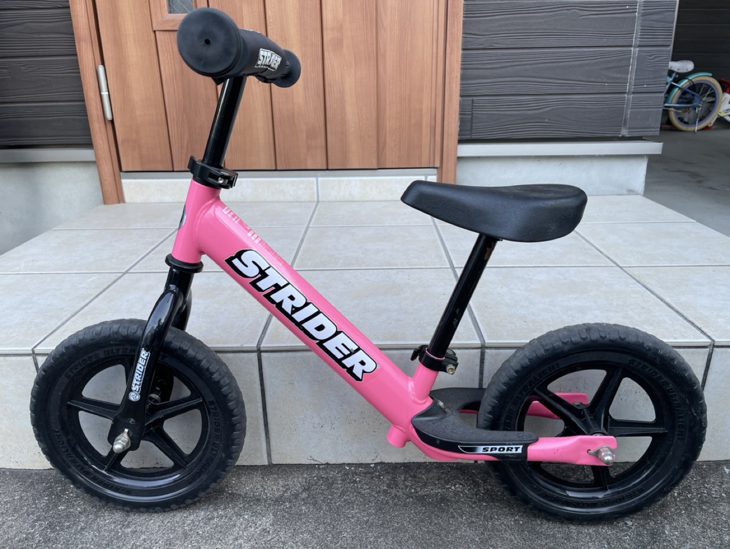ストライダー　ピンク