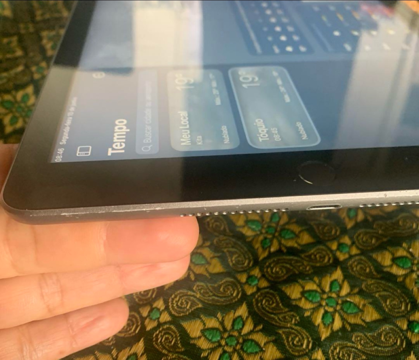iPad 5 世代　32gb Wi-Fi +セルラー　SIMスリーの写真5枚目