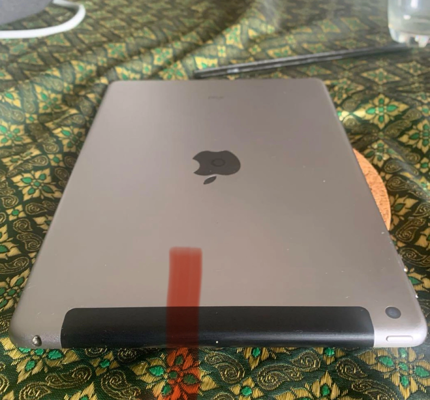 iPad 5 世代 32gb Wi-Fi +セルラー SIMスリーの写真8枚目