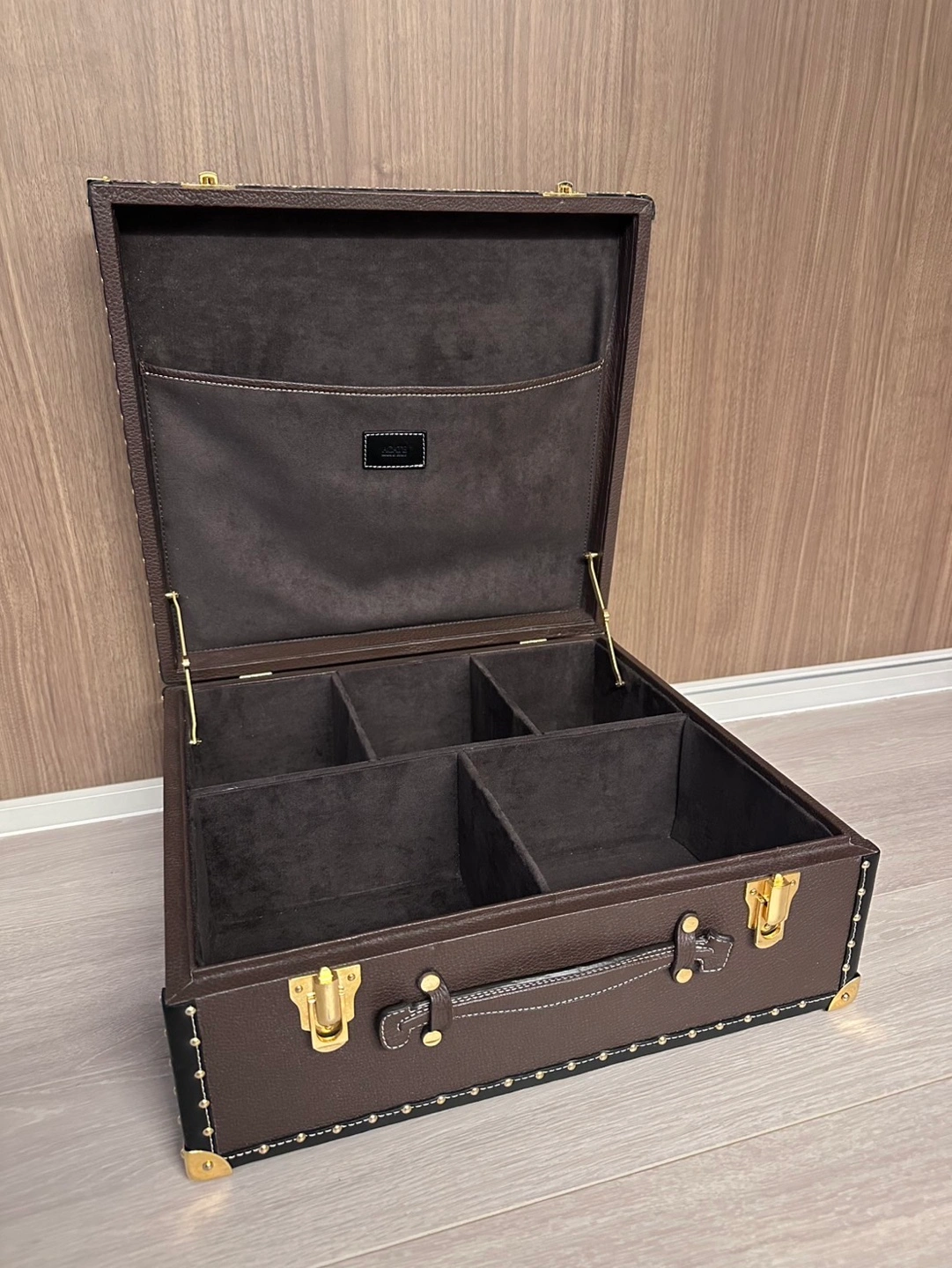 【ACATE】【非売品】トランクケース 牛革 シンセティックフェイクスウェードの写真2枚目