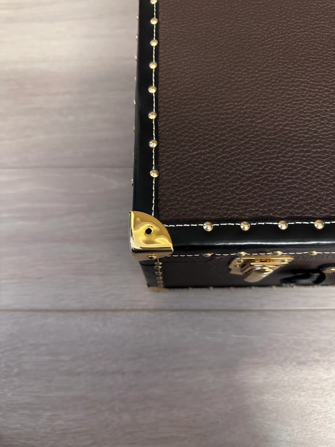 【ACATE】【非売品】トランクケース 牛革 シンセティックフェイクスウェードの写真5枚目