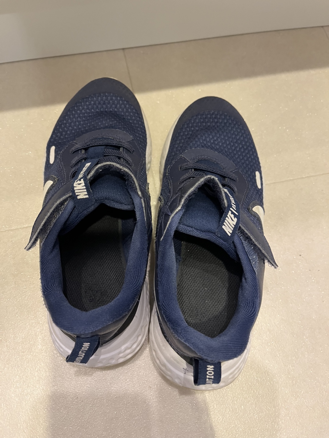 NIKE ナイキ レボリューション ランニングシューズ　20cm スニーカーの写真3枚目