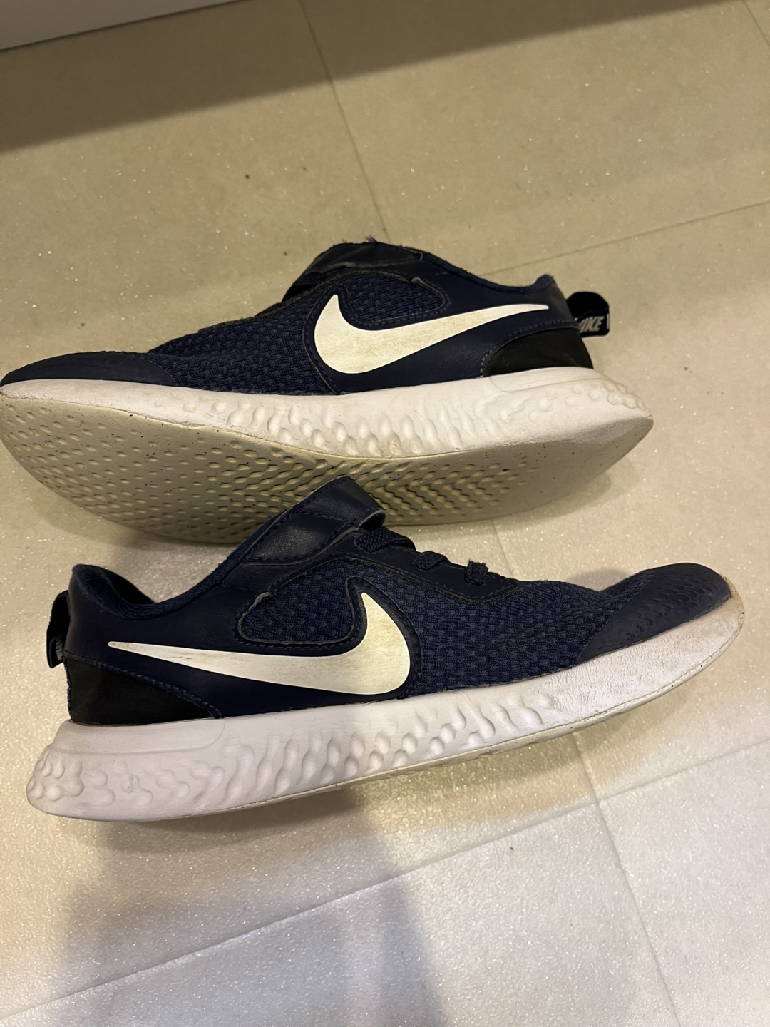 NIKE ナイキ レボリューション ランニングシューズ　20cm スニーカーの写真5枚目