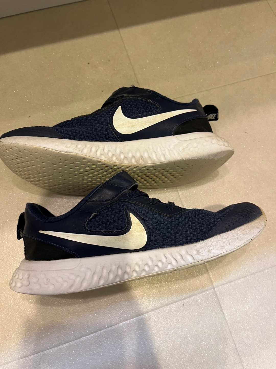 NIKE ナイキ レボリューション ランニングシューズ 20cm スニーカーの写真5枚目