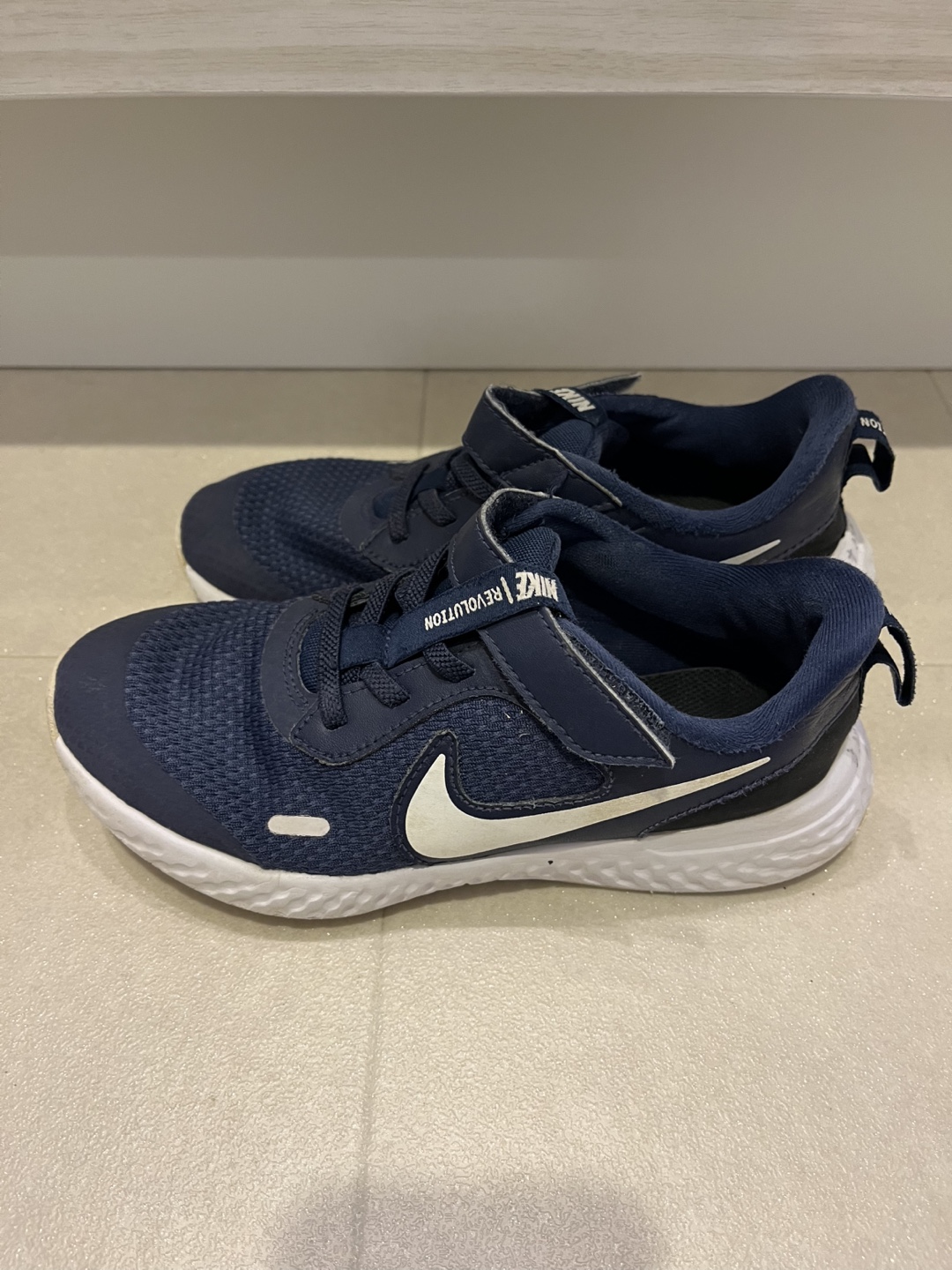 NIKE ナイキ レボリューション ランニングシューズ　20cm スニーカーの写真2枚目