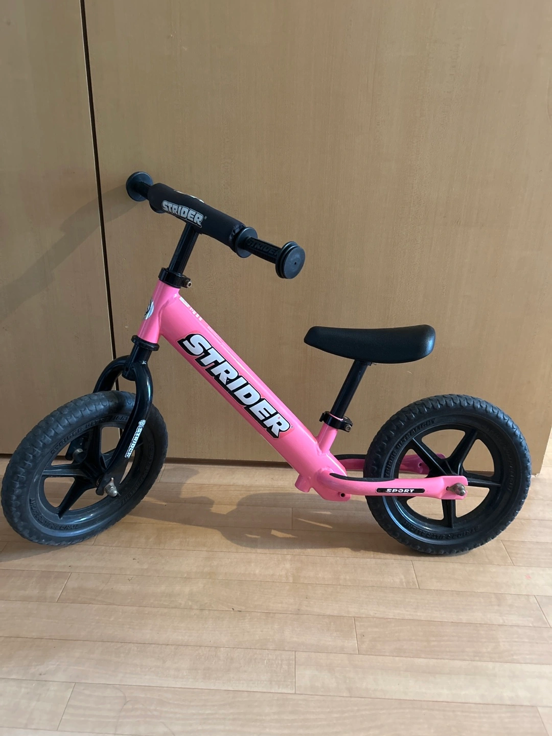 ストライダー sport ピンク