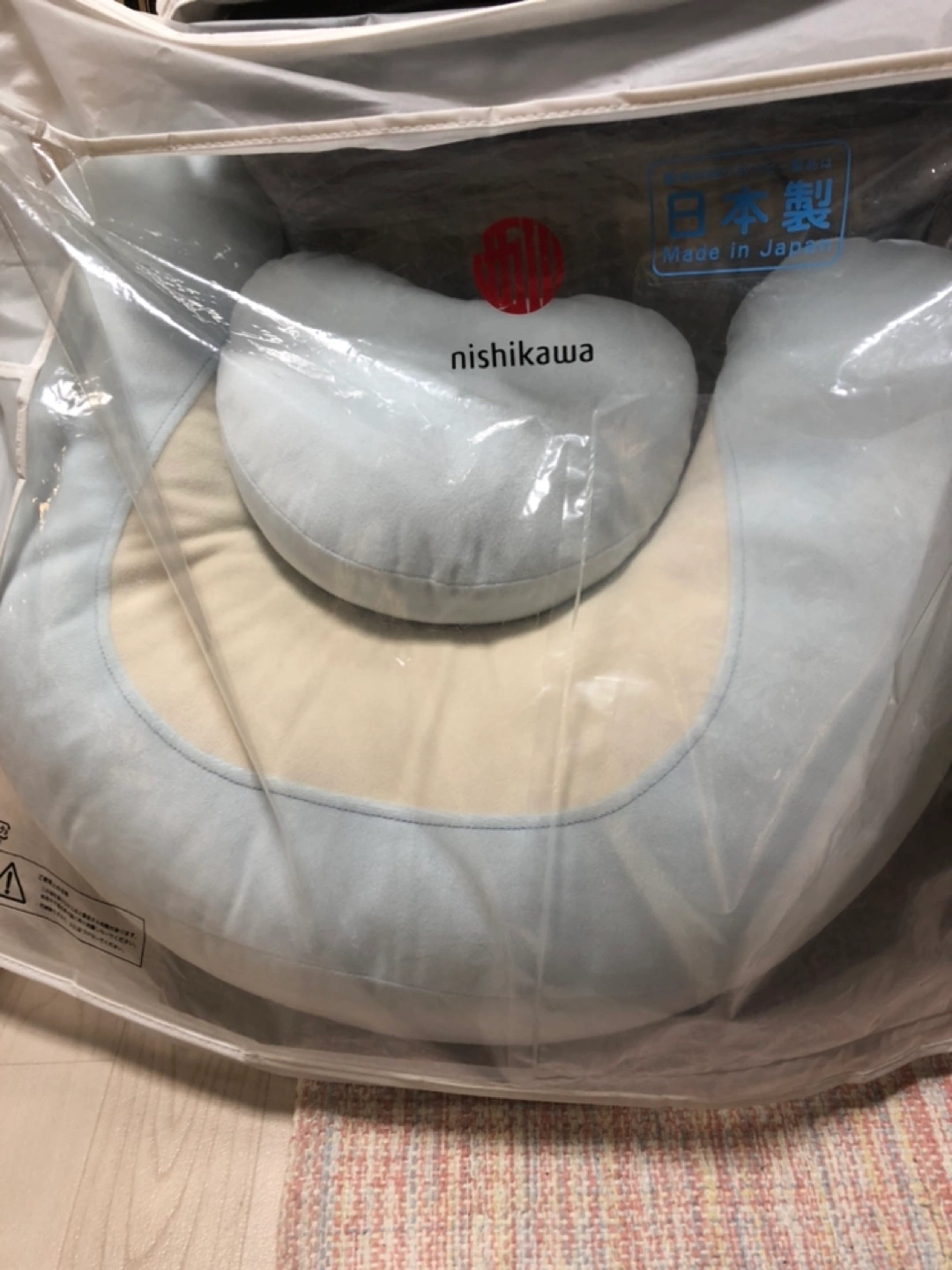 授乳クッション 水色 と、小さなまくら