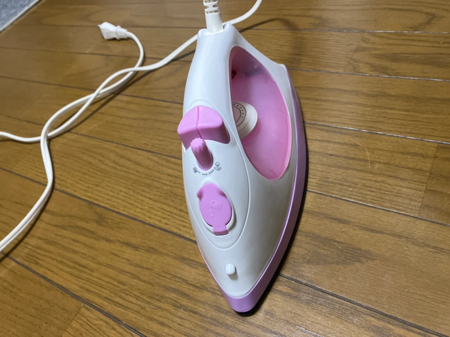 スチームアイロン ピンクの写真2枚目