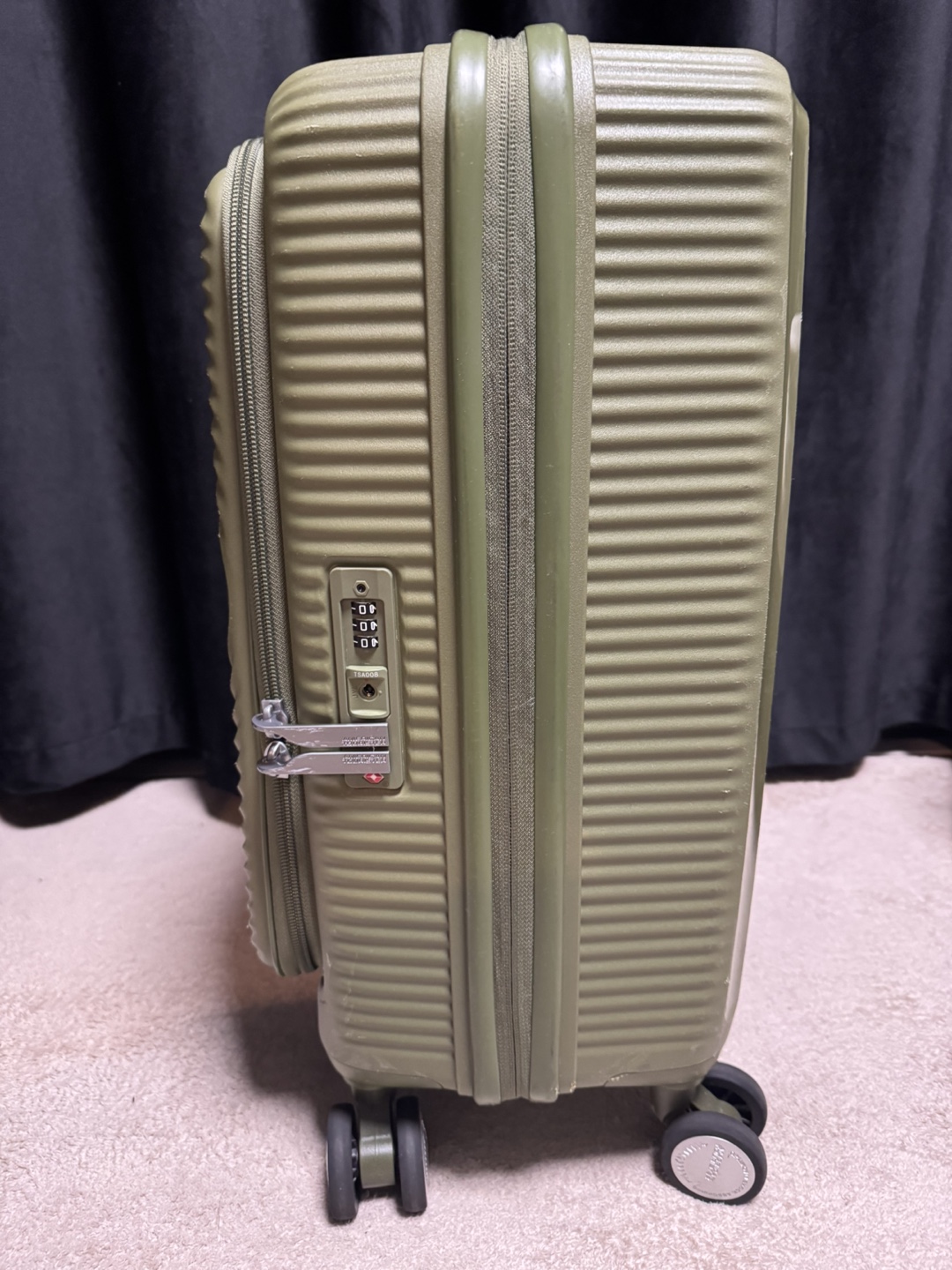 american tourister スーツケースの写真3枚目