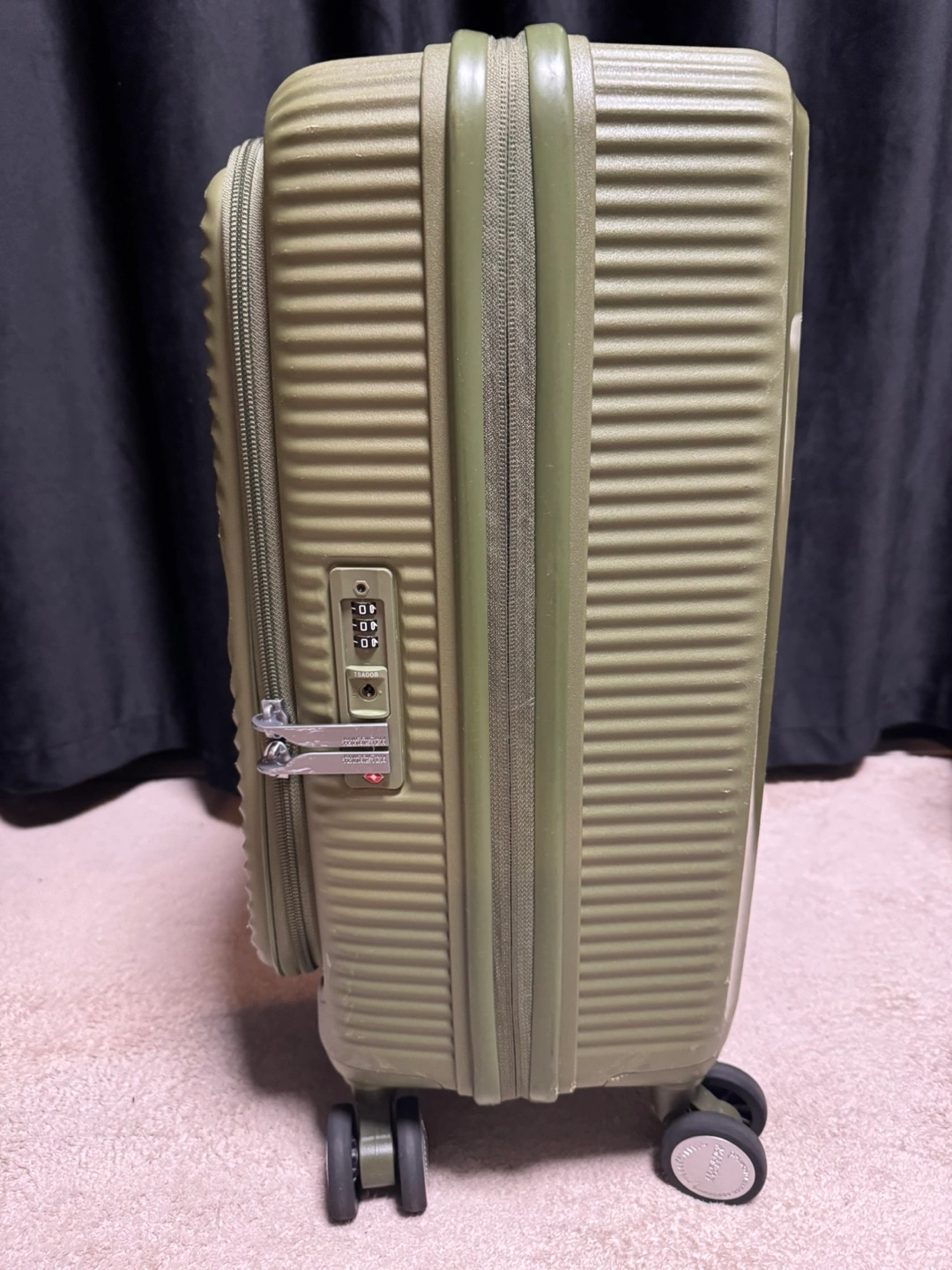 american tourister スーツケースの写真3枚目
