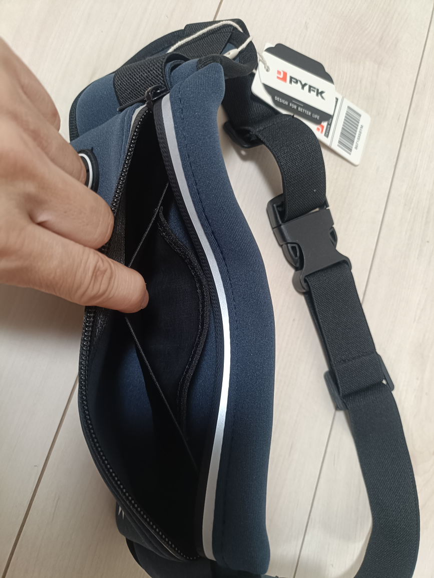 【新品】【PYFK】ランニングポーチ　反射ありの写真3枚目