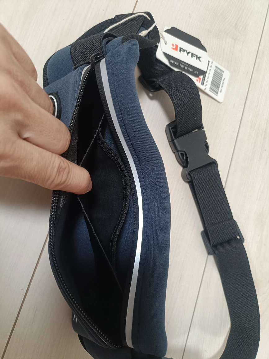 【新品】【PYFK】ランニングポーチ 反射ありの写真3枚目