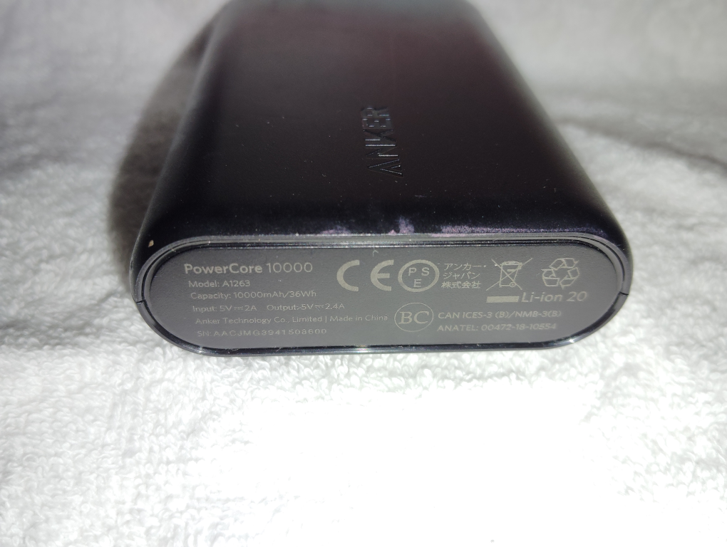 Anker PowerCore 10000mAh　モバイルバッテリーの写真3枚目