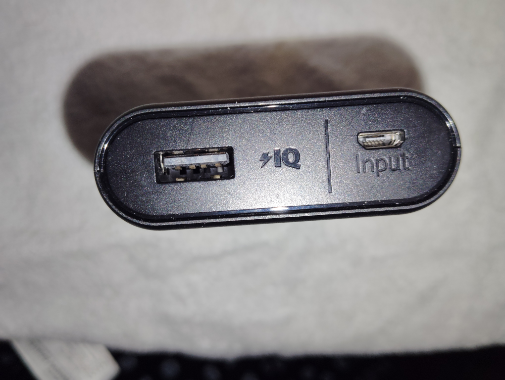 Anker PowerCore 10000mAh　モバイルバッテリーの写真2枚目