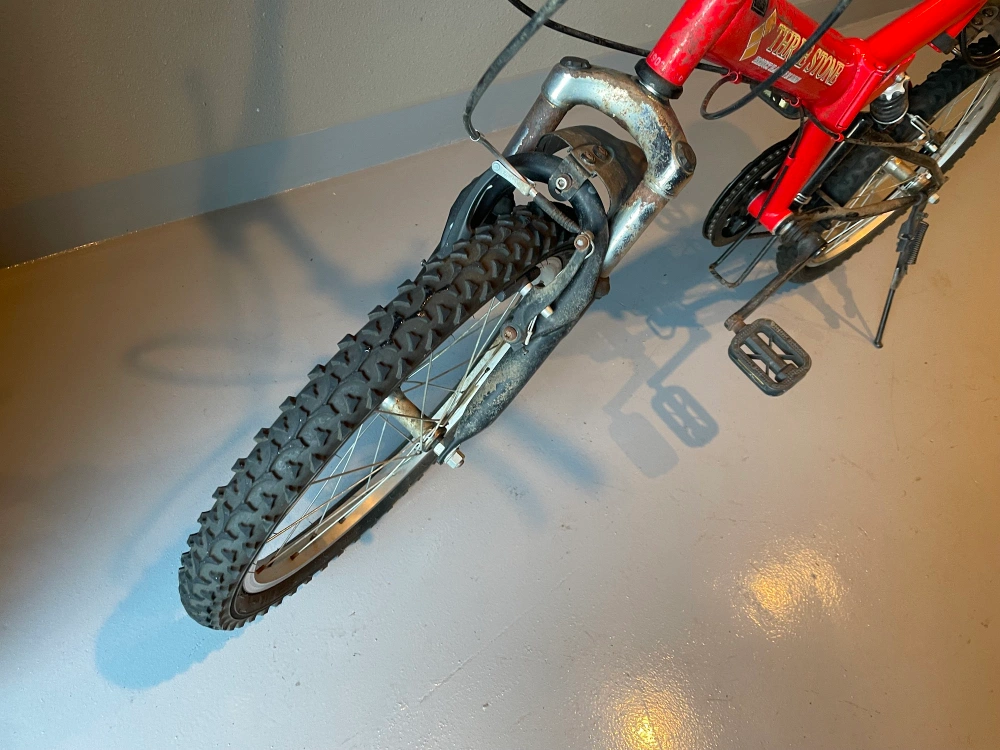 ”THREE STONE” 折りたたみ自転車 20インチ 両輪サスペンション付き 赤 6変速 1/17まで最終値下げ の写真7枚目