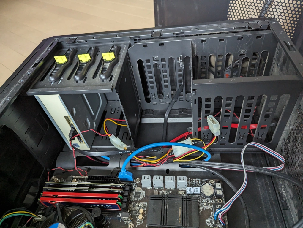 中古PCケース、DDR3メモリー32GB、などの写真2枚目