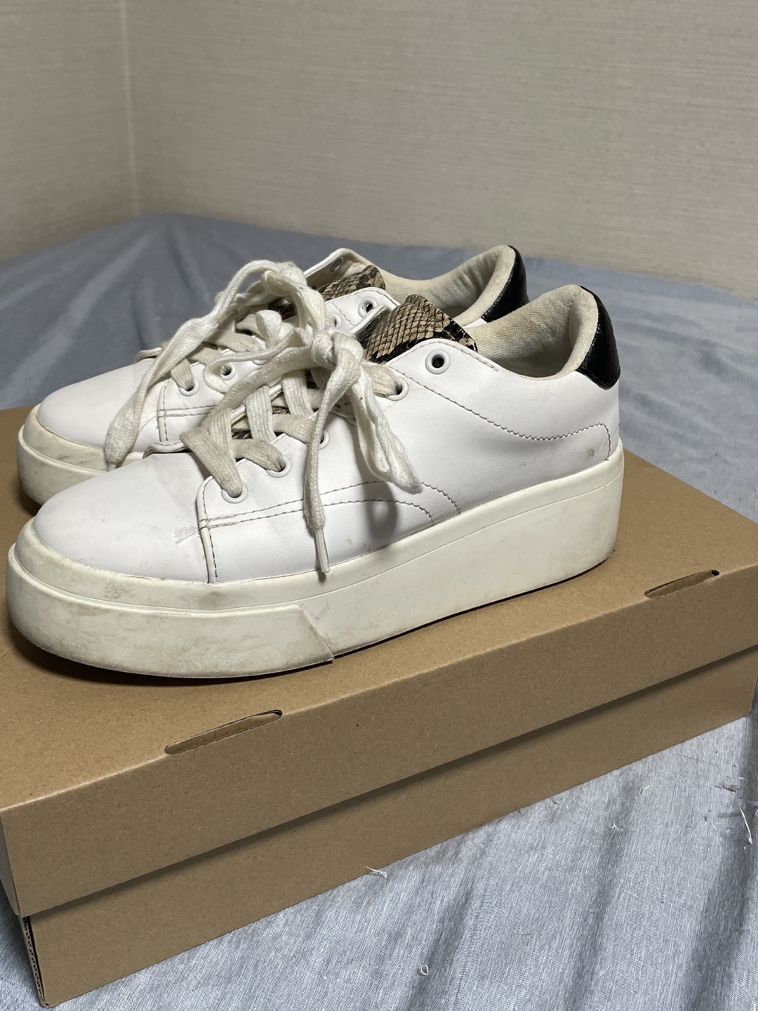 ZARA 白厚底スニーカー 23.0cmの写真2枚目