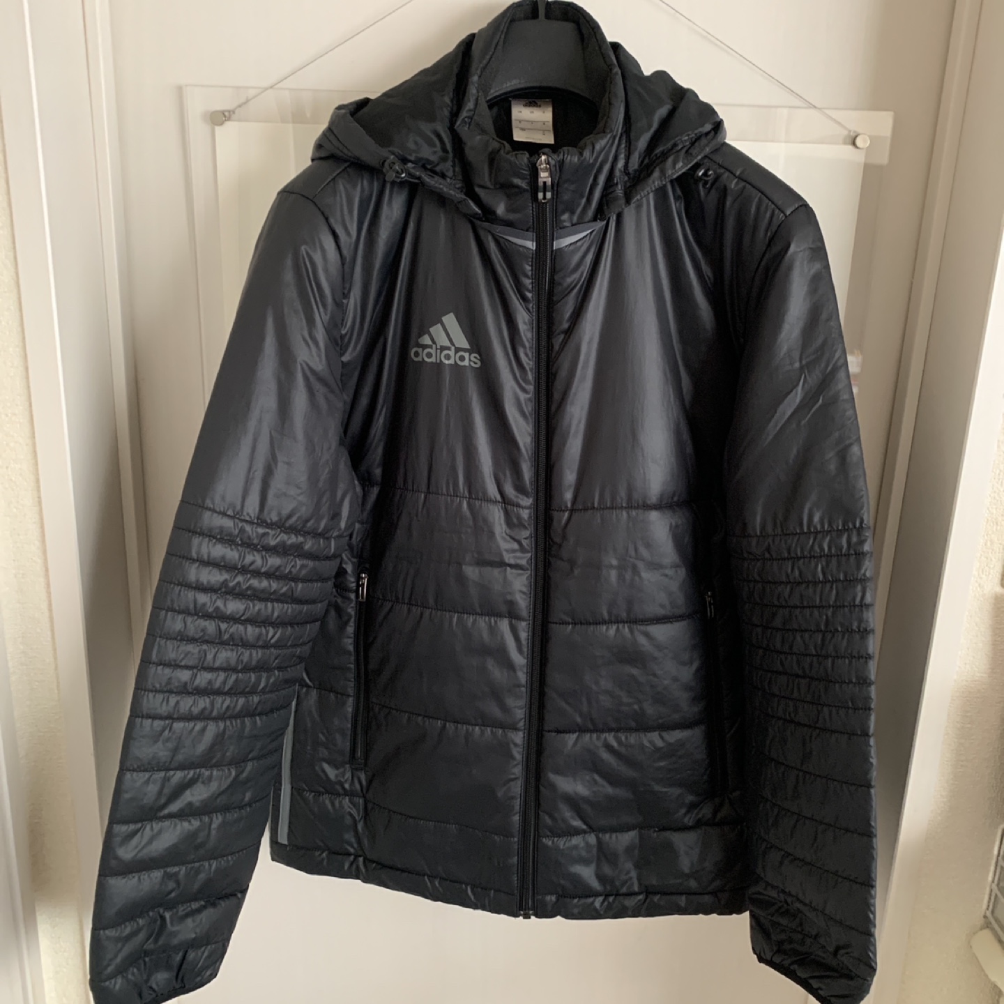 adidas 中綿入りジャケット Mサイズ