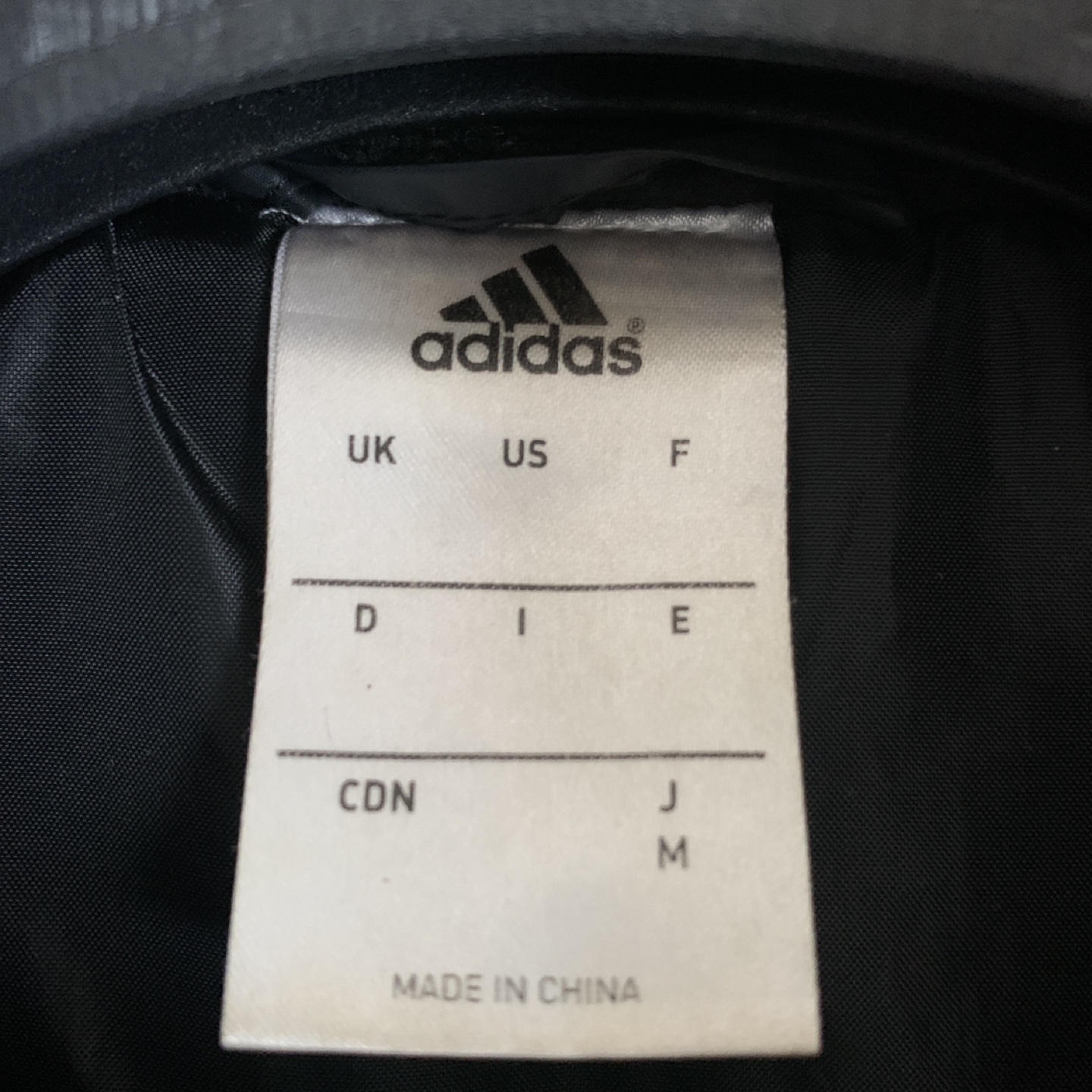 adidas 中綿入りジャケット Mサイズの写真4枚目