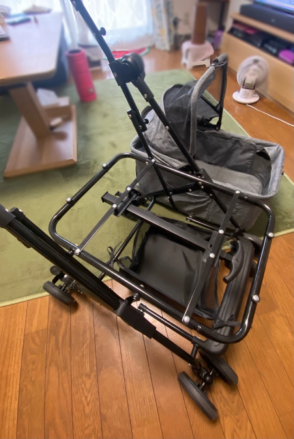 【値下げしました】折りたたみ式ペットカート 1回のみ使用の写真2枚目