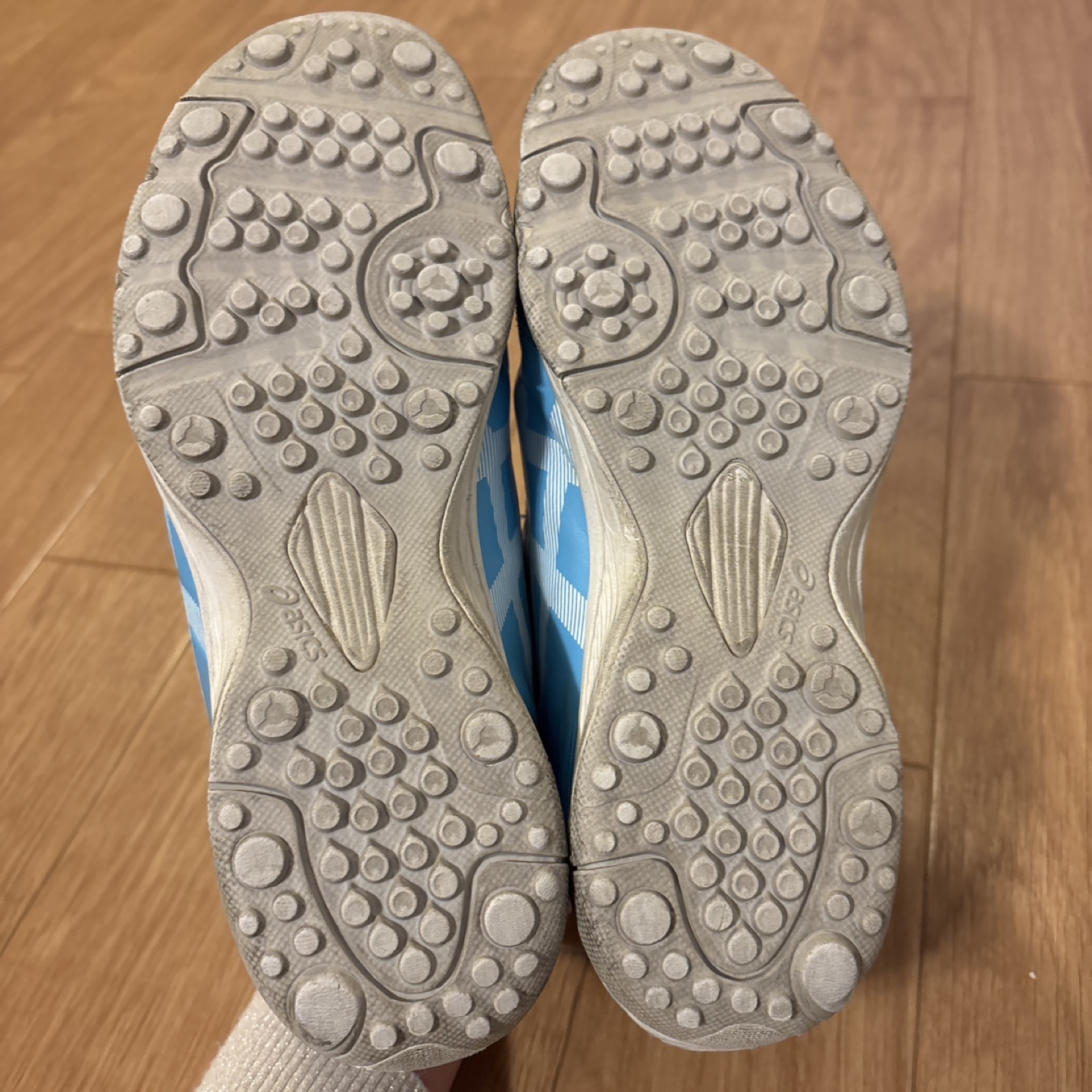 【adidas】キッズサッカーシューズ　22cmの写真4枚目