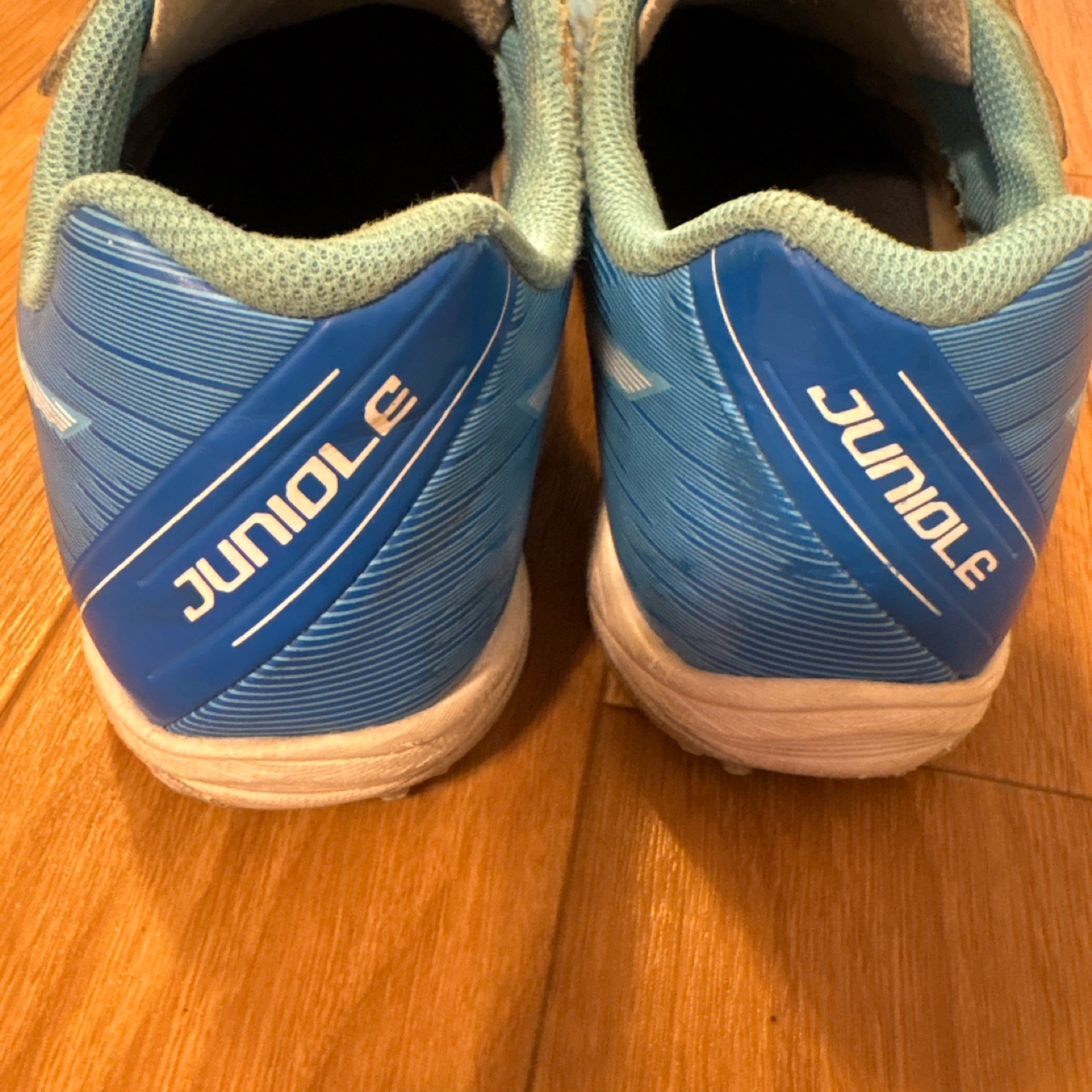 【adidas】キッズサッカーシューズ 22cmの写真3枚目