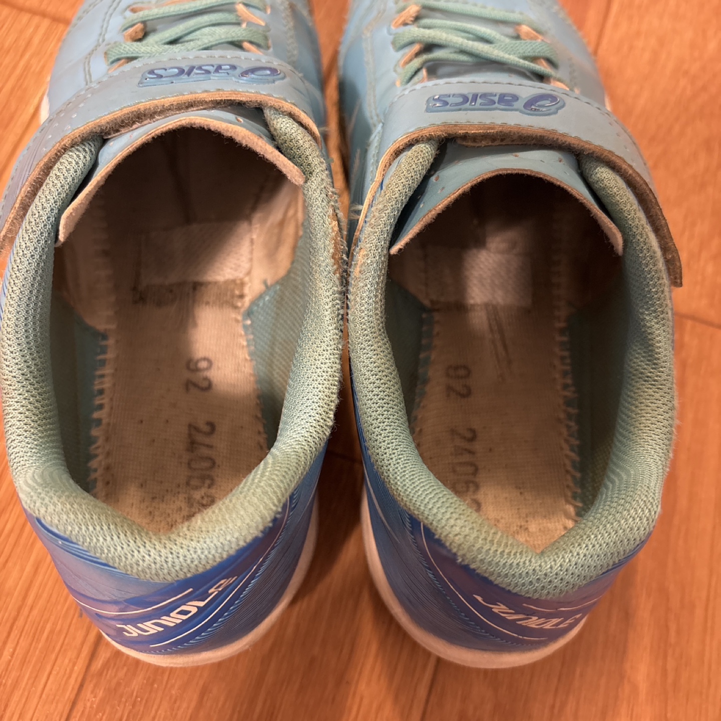 【adidas】キッズサッカーシューズ　22cmの写真7枚目