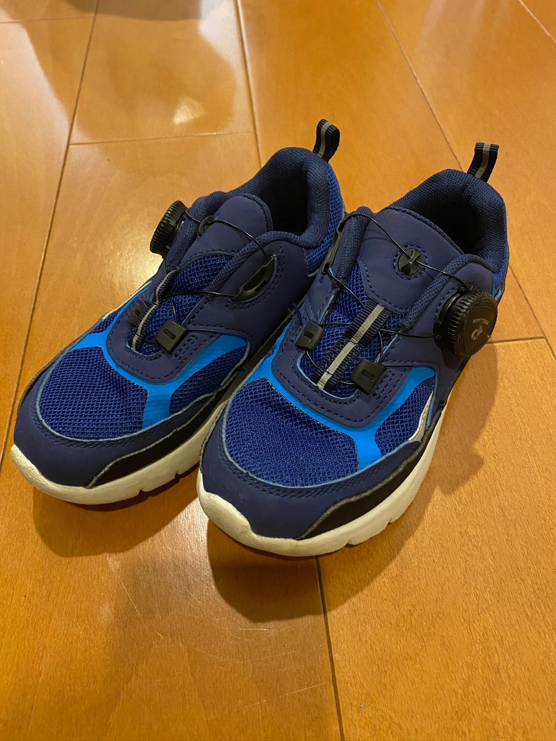 男の子 スニーカー マッドフッドダイヤルシューズ 19センチ
