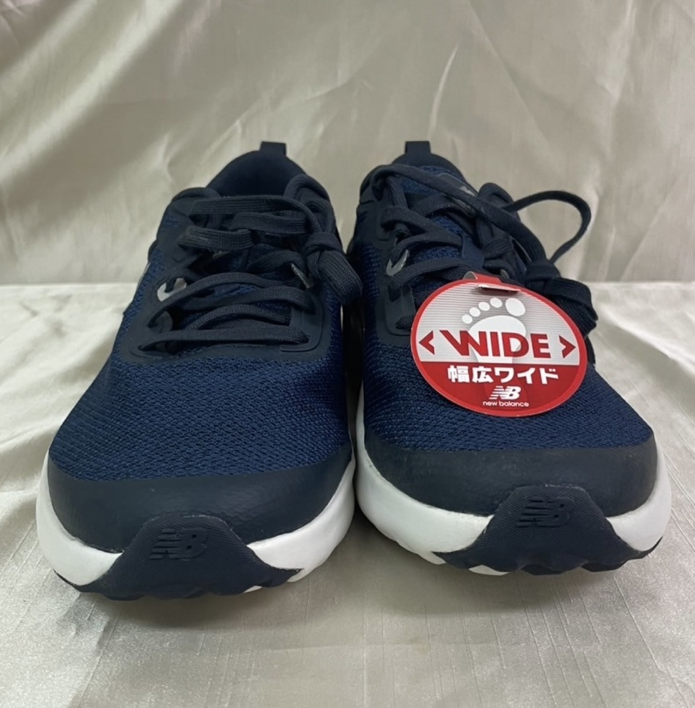 《未使用品》New Balance スニーカー　27.5cmの写真3枚目